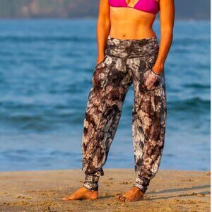Autumn Teneyl Mesh Dreamer Pants in Mountains of the Moon